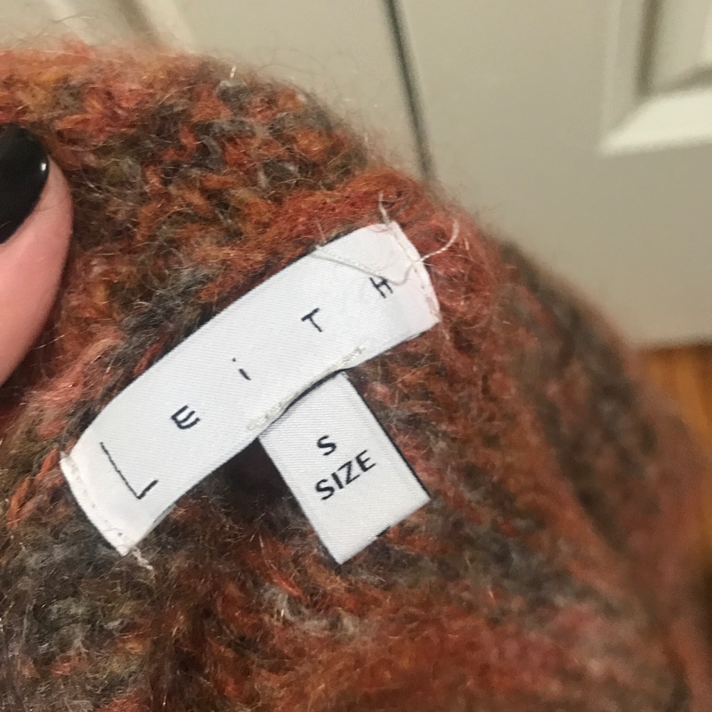 Sweater - Picture 4 of 4